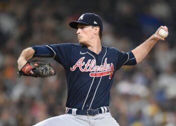 Bravos dividió con San Diego en doble cartelera y se aferra a la cima del Este