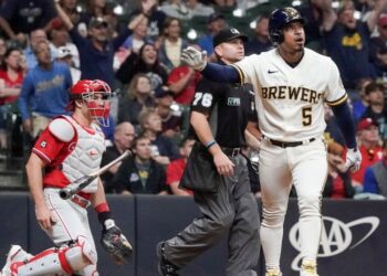 Eduardo Escobar remolcó a Cerveceros a importante nuevo lauro