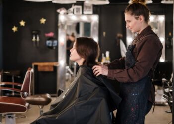 Donar cabello es una forma de ayudar a las niñas con cáncer