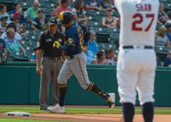 Milwaukee volvió a tejer joya de pitcheo que casi termina en no hitter