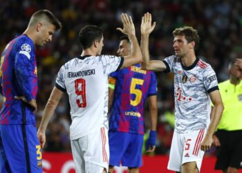 Un tímido Barcelona cayó en su debut en la Liga de Campeones tras era post Messi