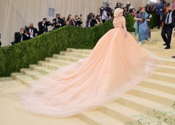 Eilish, Gorman y Lil Nas X deslumbran en Gala del Met (+Fotos)