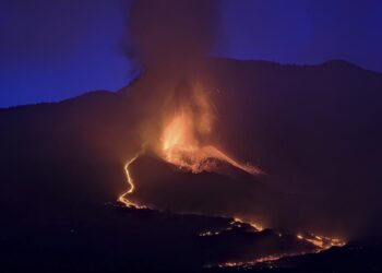 Nube de cenizas impidió los vuelos comerciales desde y hacia La Palma