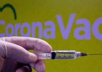 Regulador brasileño suspende distribución de más de 12 millones de Coronavac