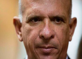 España suspende temporalmente extradición de Carvajal por pedir asilo