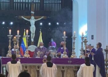 Inhumados los restos de Urosa en el Panteón de la Catedral de Caracas