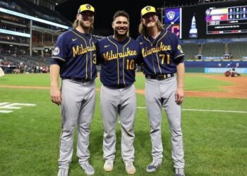 Omar Narváez se convirtió en octavos receptor venezolano en recibir un no hit no run