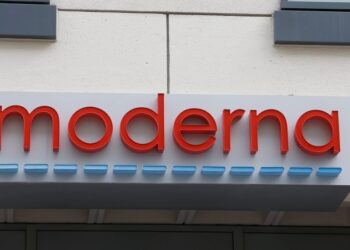 Moderna anunció que comenzó una investigación para desarrollar una vacuna contra el Covid-19 y la gripe