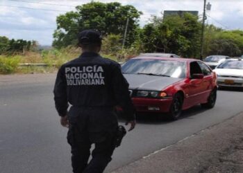 Capturaron a una pareja con 440 gramos de cocaína