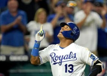 Salvador Pérez igualó mejor marca de jonrones de Andrés Galarraga en una temporada