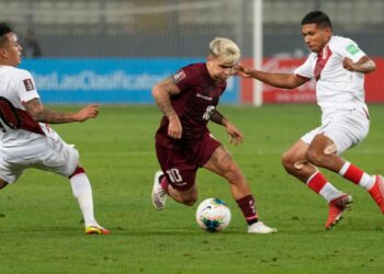 Venezuela cae 1-0 ante Perú y se hunde como colista