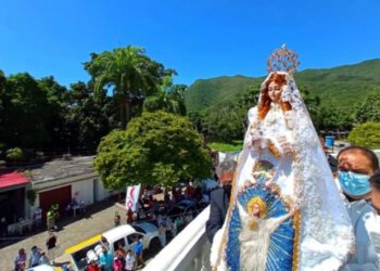 Neoespartanos participaron en la bajada de la Virgen del Valle (+Video)