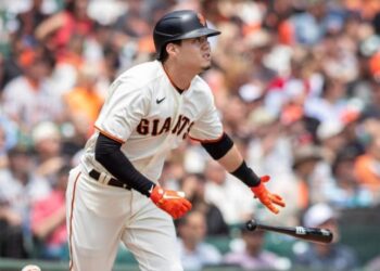 Wilmer Flores terminó perfecto en victoria de Gigantes