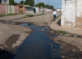Habitantes de Campo Claro II claman por mantenimiento de canales de desagüe