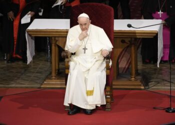 El papa cumple 85 años mientras sus reformas ganan impulso