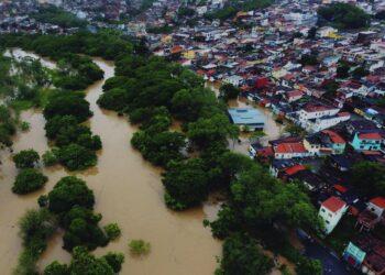 Represas rotas podrían agravar inundaciones en Brasil