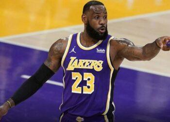 Curry y James hacen historia en la NBA