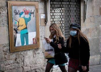 España impone de nuevo la mascarilla obligatoria en exteriores