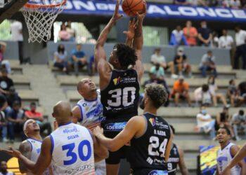 Gladiadores cayó ante Trotamundos en el inicio de los cuartos de final de la Copa SLB