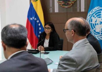 Gobierno aplicará tercera dosis desde enero: "Tenemos vacunas para tirar para el techo"