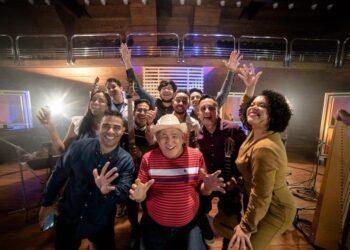 Gualberto Ibarreto y El Sistema Nacional de Orquestas estrenaron concierto navideño