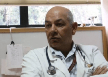 Personas vacunadas contra el Covid-19 podrían estar "muy protegidas" ante Ómicron