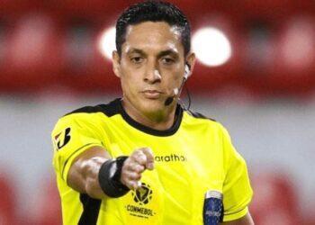 Jesús Valenzuela fue premiado como el mejor árbitro Conmebol