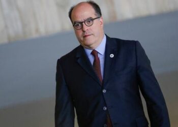 Julio Borges renunció a la Cancillería y pide desaparición del Gobierno Interino