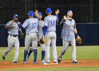Magallanes remontó para imponerse sobre Caribes