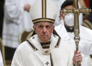 Papa Francisco llama a la humildad en la misa de Nochebuena