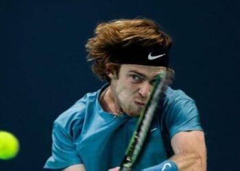Andrey Rublev es campeón del torneo Mubadala World Tennis Championship