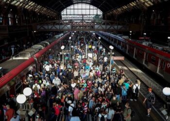 Río cancela su fiesta de fin de año tras primeros casos de ómicron en Brasil