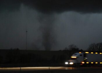 Una persona murió tras tormentas y tornados en las llanuras estadounidenses