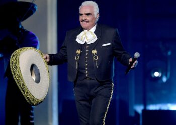 Vicente Fernández sigue en estado crítico y con pronóstico reservado