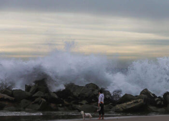 Ecuador cancela advertencia de tsunami tras erupción en Tonga