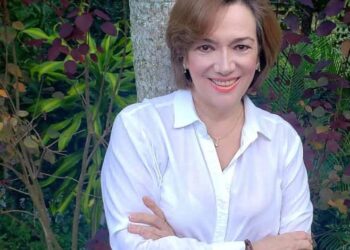 Carolina Jaimes Branger:  Un escritor en comunismo  o se vende o se muere de hambre