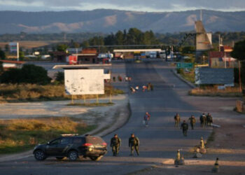 Indígenas desbloquean vía entre Venezuela y Brasil luego de reunión con militares