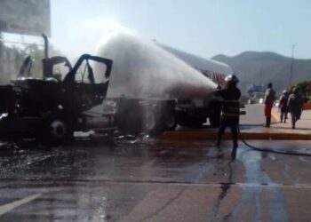 Bomberos sofocaron el incendio de una gandola cargada de gas propano