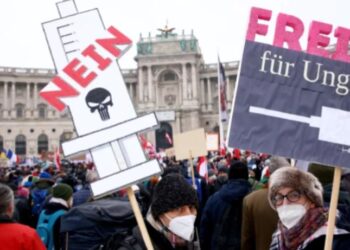 Antivacunas provocan disturbios en Alemania