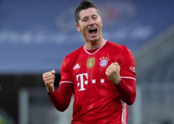Bayern Múnich golea al Colonia con triplete de Lewandowski
