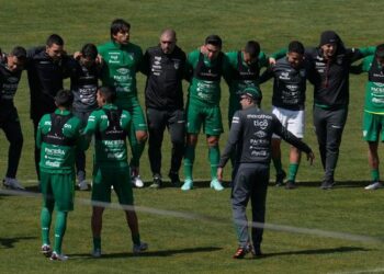 Bolivia abre preparación para enfrentar a Venezuela y Chile