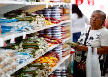 Precio en divisas de la Canasta Alimentaria subió más de 46% en 2021 a pesar de desaceleración inflacionaria