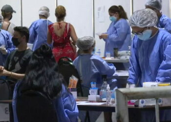 El Covid-19 se dispara en América Latina, con más de 300.000 casos diarios