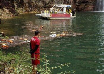 Ascendió a 10 el número de muertos por derrumbe de pared rocosa sobre barcos en Brasil