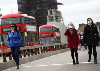Mascarillas y certificados covid dejan de ser obligatorios en Inglaterra
