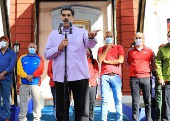 Maduro exigió tomar acciones penales contra Guaidó