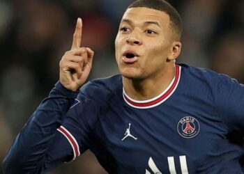 Mbappé anotó en la victoria del PSG sobre Brest