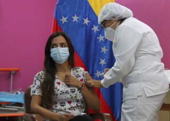Gobierno nacional anticipó la aplicación de la vacuna de refuerzo anticovid