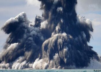 Tsunami causó daños en isla Tonga