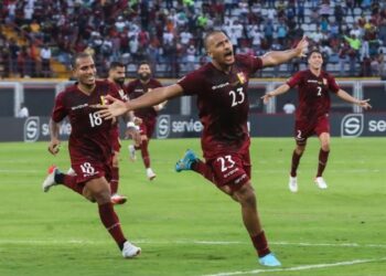 Venezuela goleó a Bolivia y complació en el debut de Pékerman